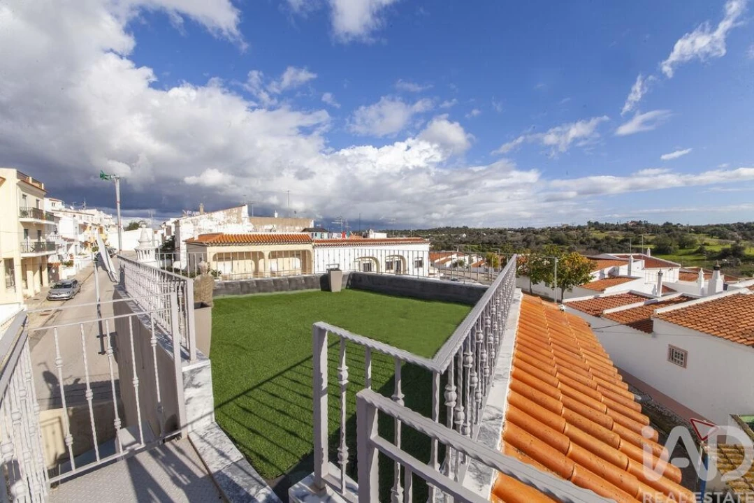 Moradia T5 para Venda em Estômbar e Parchal Foto 1