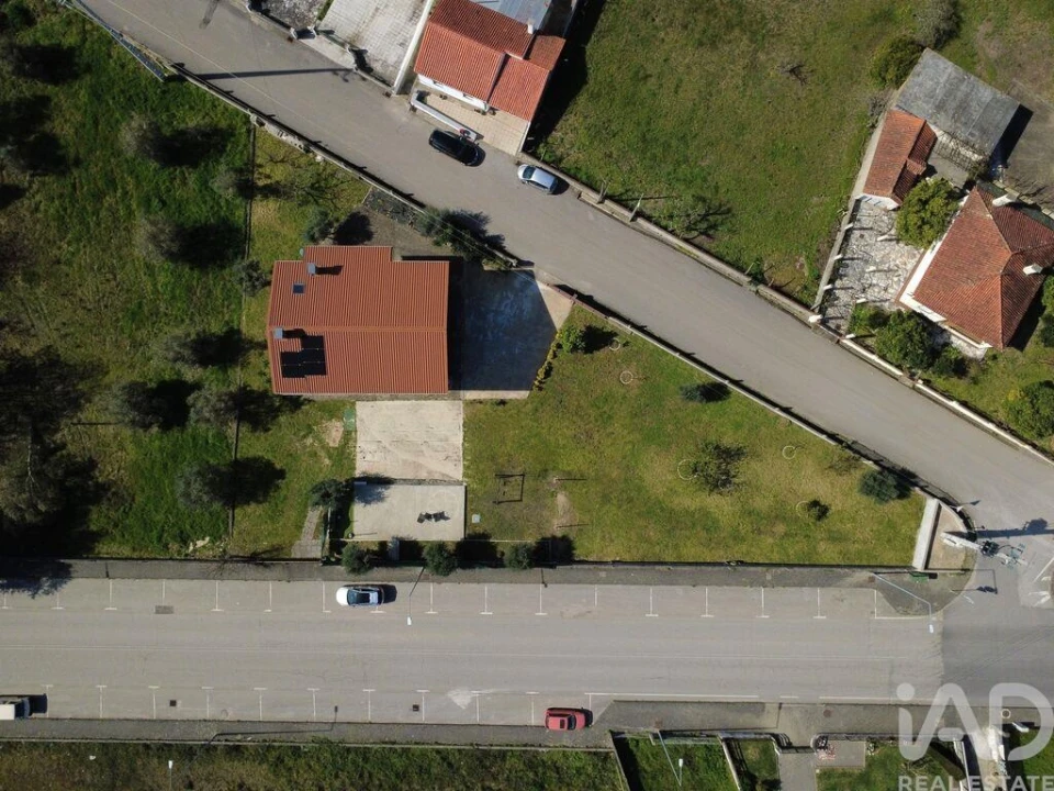 Moradia T3 para Venda em São Miguel de Poiares Foto 8