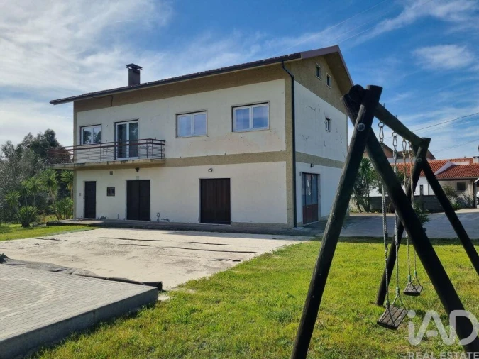 Moradia T3 para Venda em São Miguel de Poiares Foto 3