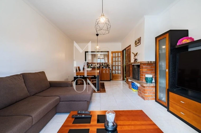 Apartamento T3 para Venda em Arvore Foto 3
