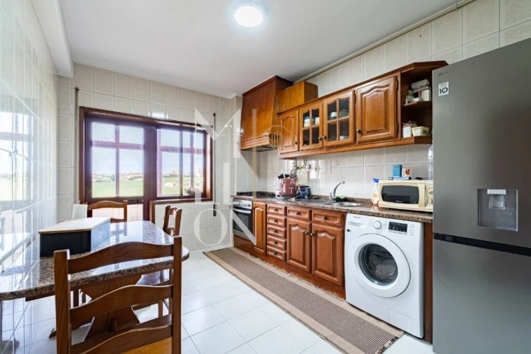 Apartamento T3 para Venda em Arvore Foto 8