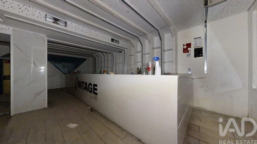 Loja para Venda em Lordelo do Ouro e Massarelos Foto 17