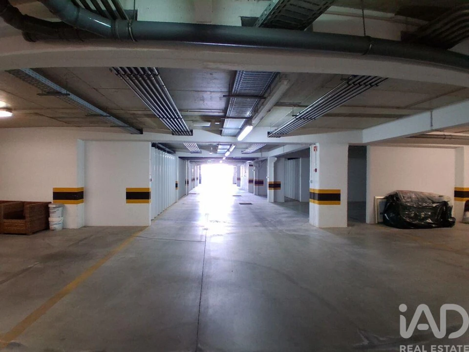 Garagem para Venda em Lagos (São Sebastião e Santa Maria) Foto 4