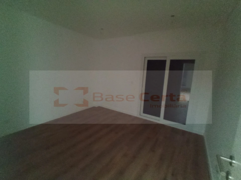 Apartamento T1 para Venda em Corroios Foto 5