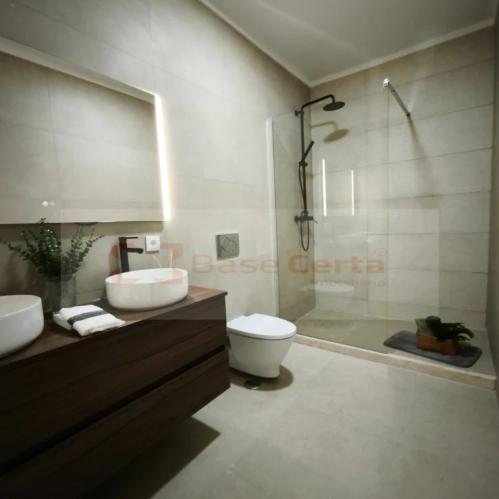 Apartamento T3 para Venda em Benfica Foto 32