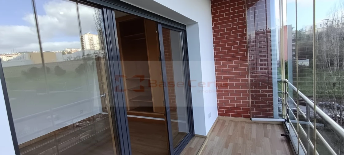 Apartamento T3 para Venda em Odivelas Foto 2