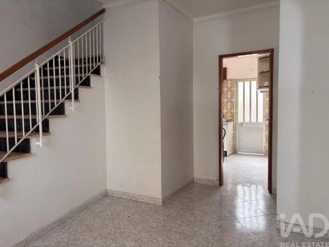 Moradia T3 para Venda em Faro (Sé e São Pedro) Foto 3