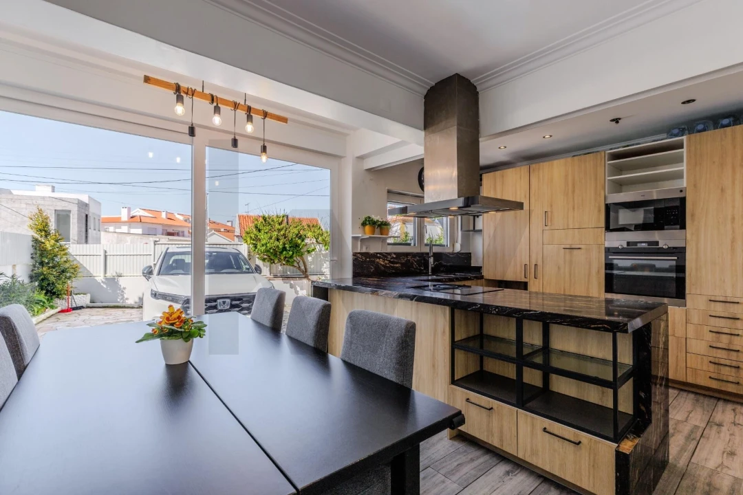 Moradia T6 para Venda em Alcabideche Foto 2