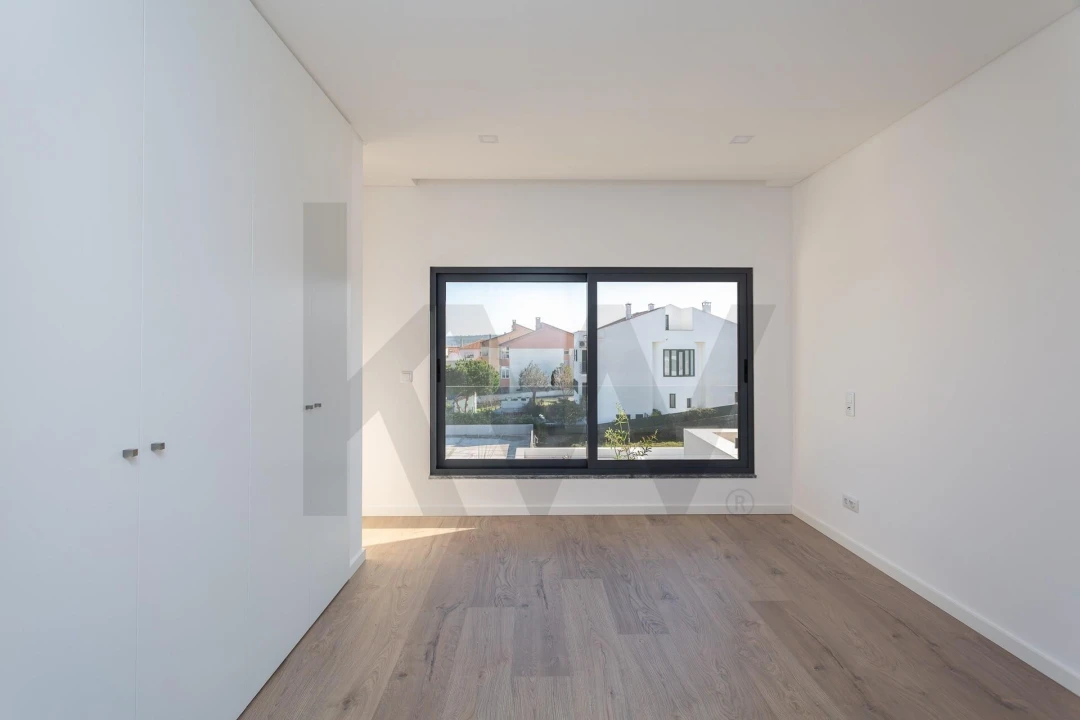 Moradia T4 para Venda em Loures Foto 37