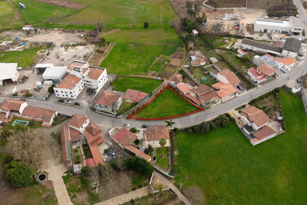 Terreno para Venda em Milheiros de Poiares Foto 5