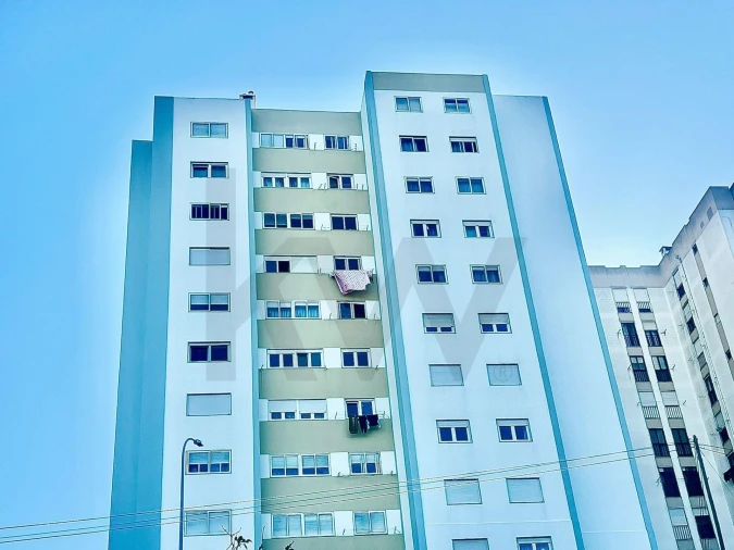 Apartamento T3 para Venda em Massamá e Monte Abraão Foto 25