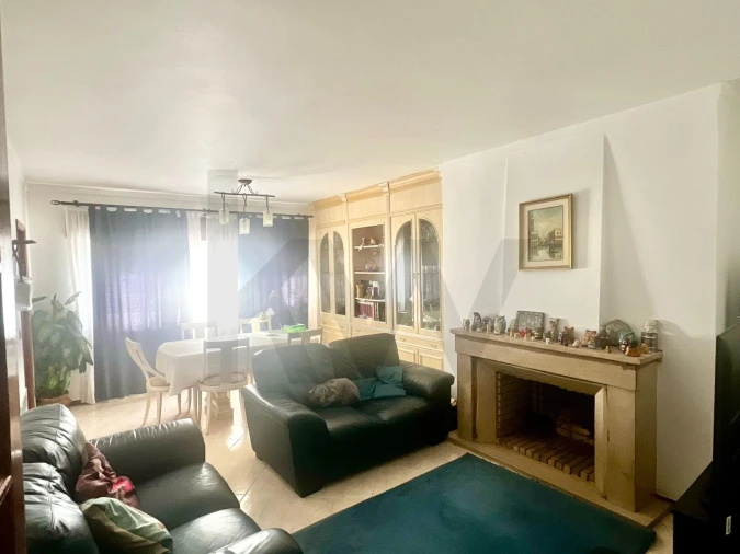 Apartamento T3 para Venda em Massamá e Monte Abraão Foto 1