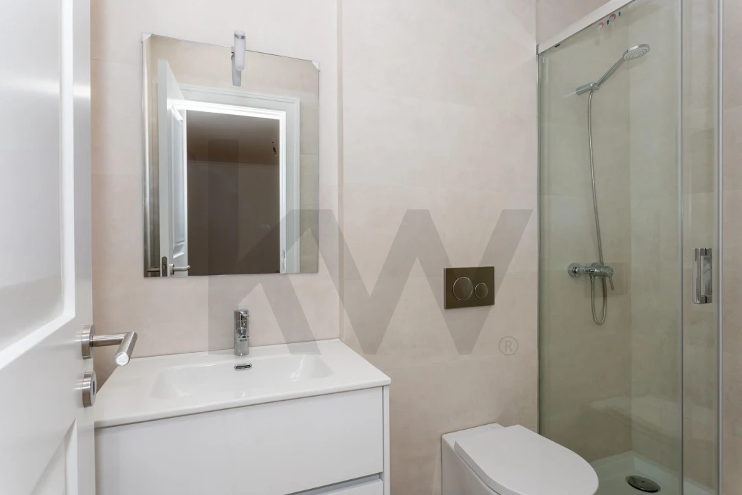 Apartamento T1 para Arrendamento em Arroios Foto 9