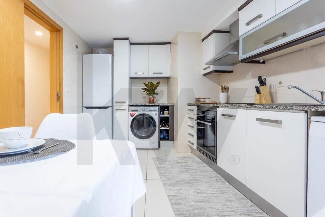Apartamento T2 para Venda em Rio de Mouro Foto 17