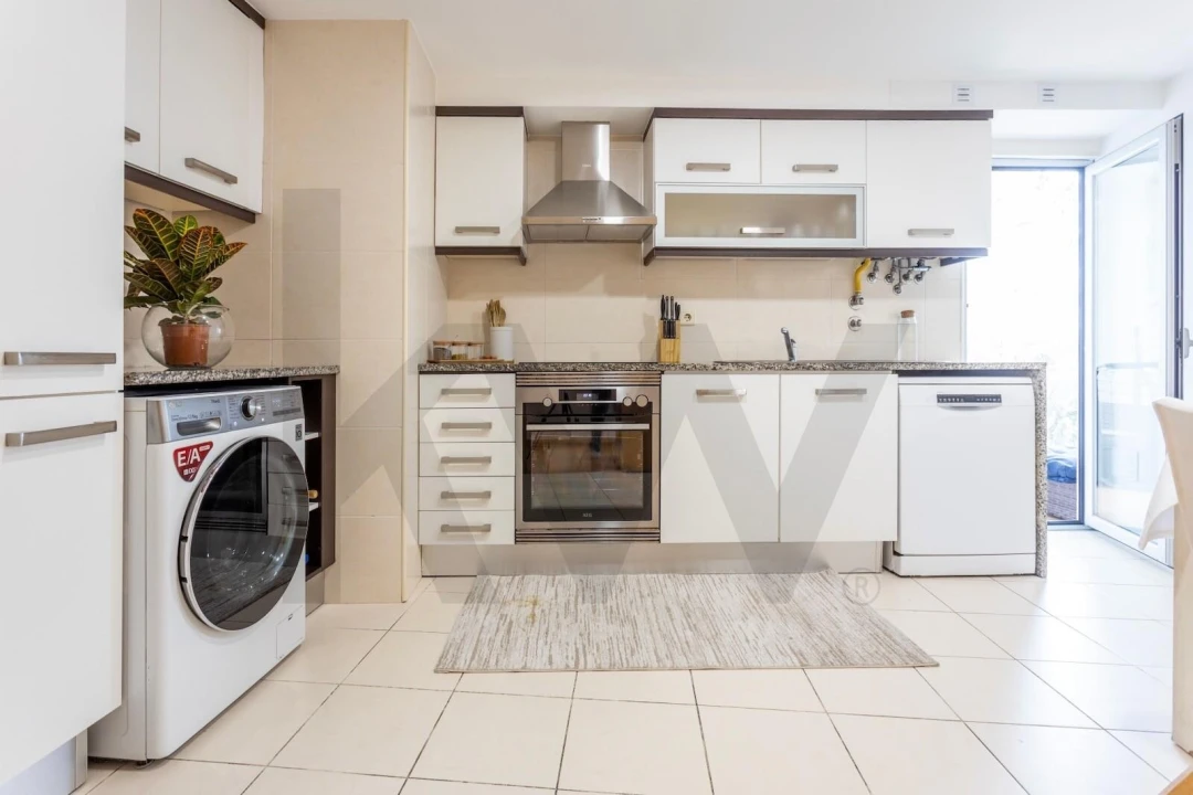 Apartamento T2 para Venda em Rio de Mouro Foto 15