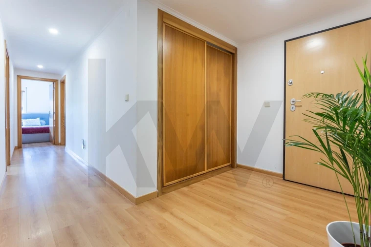 Apartamento T2 para Venda em Rio de Mouro Foto 20