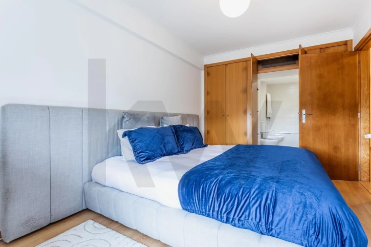 Apartamento T2 para Venda em Rio de Mouro Foto 9