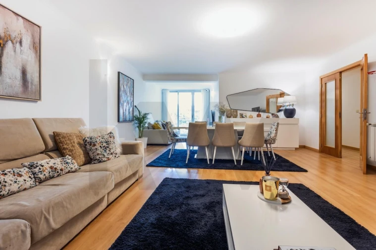 Apartamento T2 para Venda em Rio de Mouro Foto 2