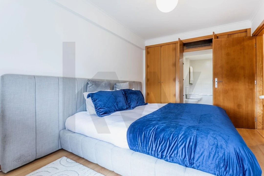 Apartamento T2 para Venda em Rio de Mouro Foto 9