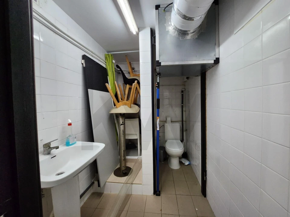 Loja para Venda em Gafanha da Encarnação Foto 32