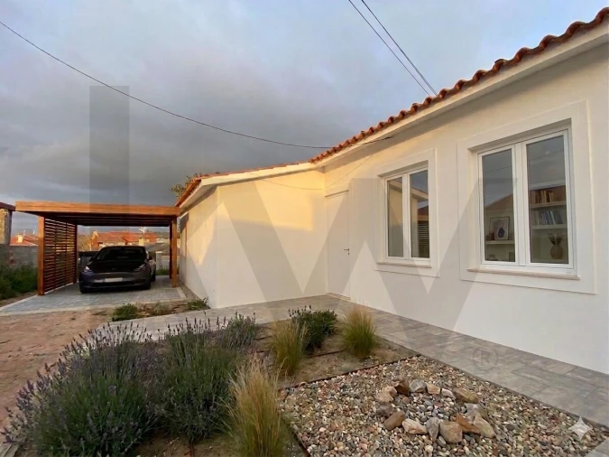 Moradia T3 para Venda em Trouxemil e Torre de Vilela Foto 1