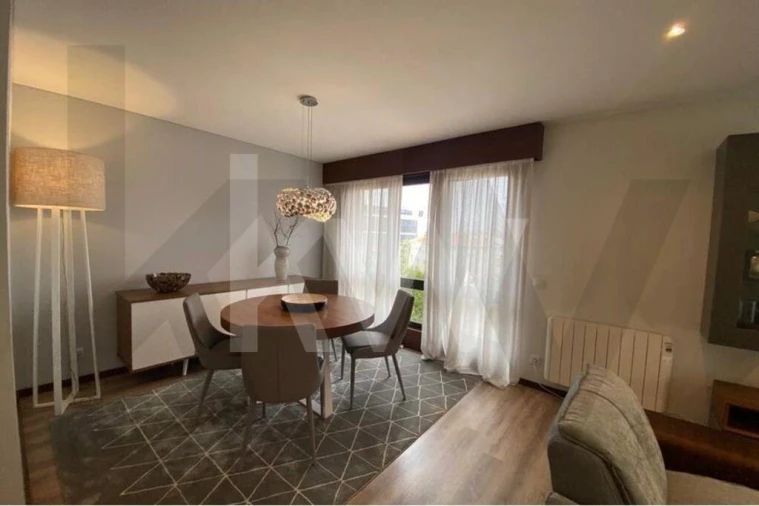 Apartamento T2 para Arrendamento em Ramalde Foto 11