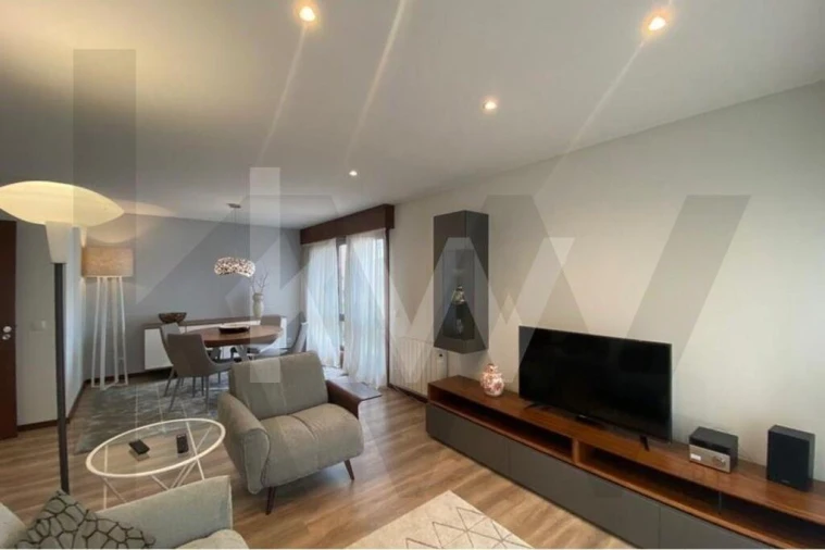 Apartamento T2 para Arrendamento em Ramalde Foto 12