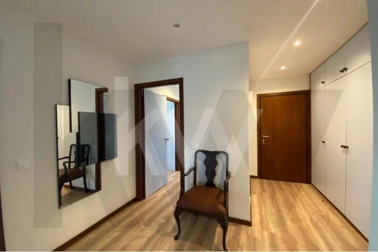 Apartamento T2 para Arrendamento em Ramalde Foto 14