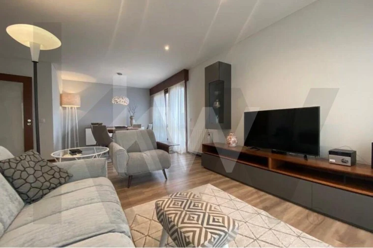 Apartamento T2 para Arrendamento em Ramalde