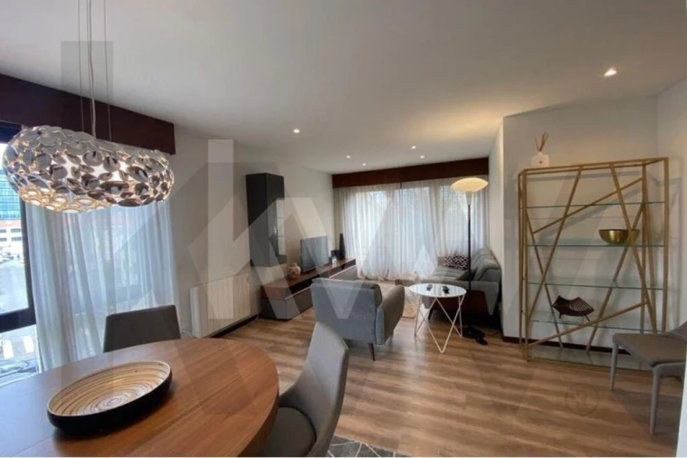 Apartamento T2 para Arrendamento em Ramalde Foto 3