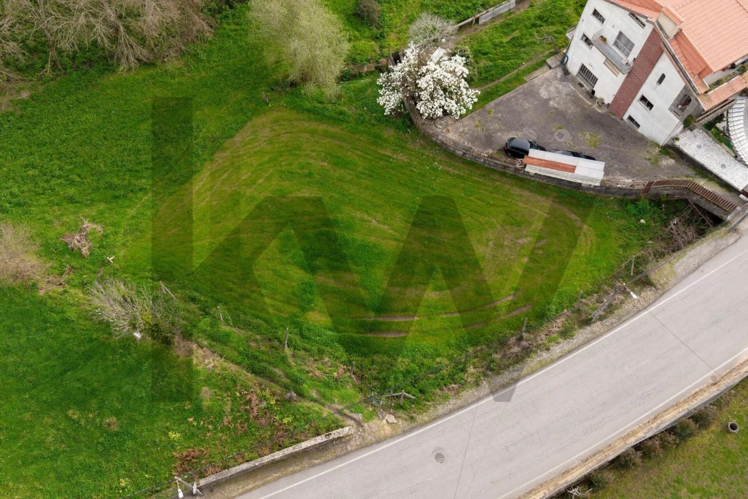 Terreno para Venda em Milheiros de Poiares Foto 5