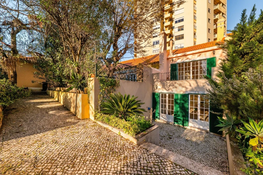 Moradia T7 para Venda em Penha de França Foto 13