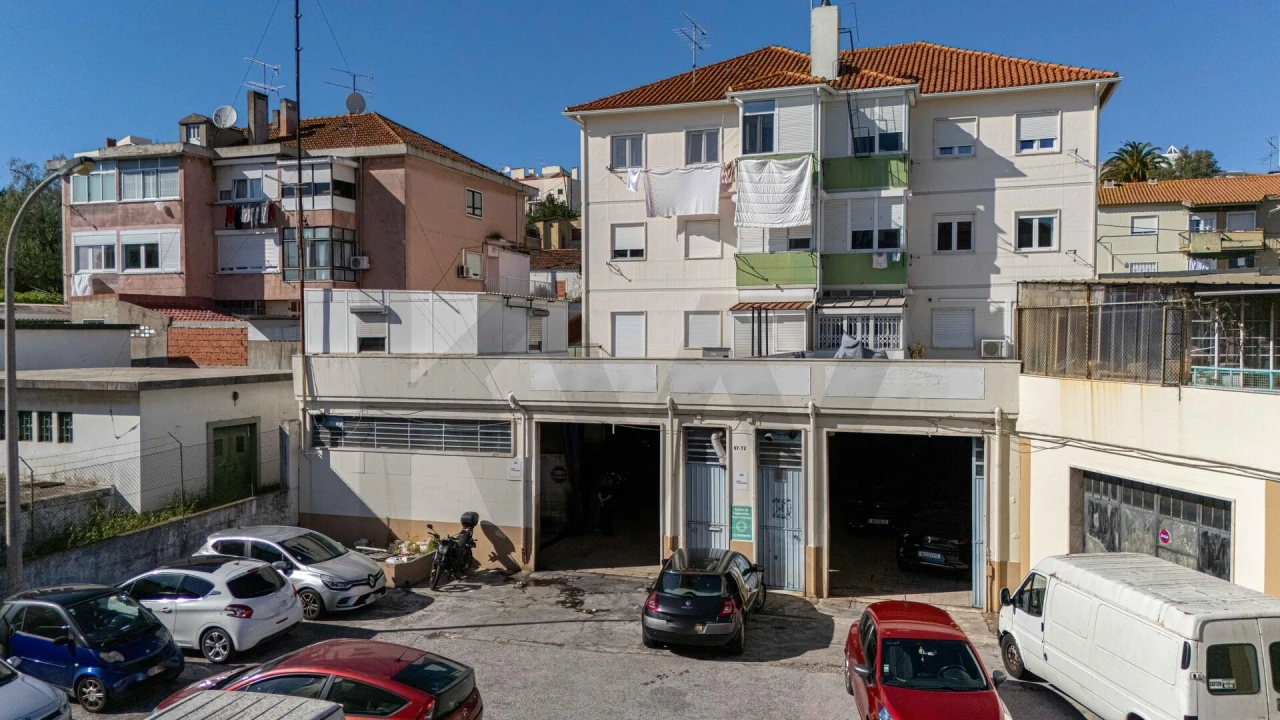 Armazém para Venda em Odivelas Foto 1