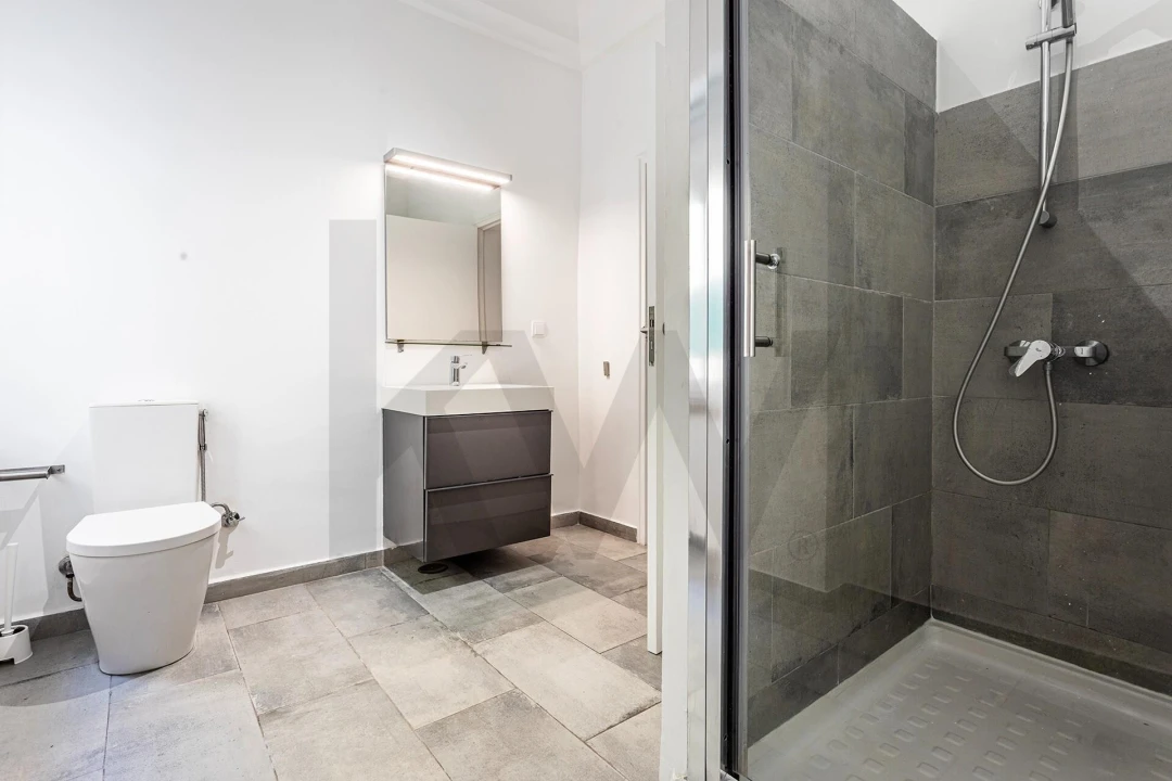 Apartamento T4 para Arrendamento em Santo António Foto 19