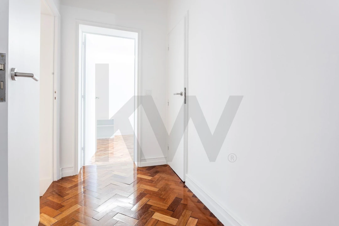 Apartamento T4 para Arrendamento em Santo António Foto 14