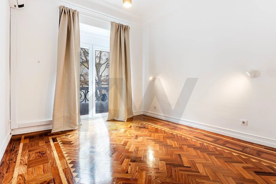 Apartamento T4 para Arrendamento em Santo António Foto 16