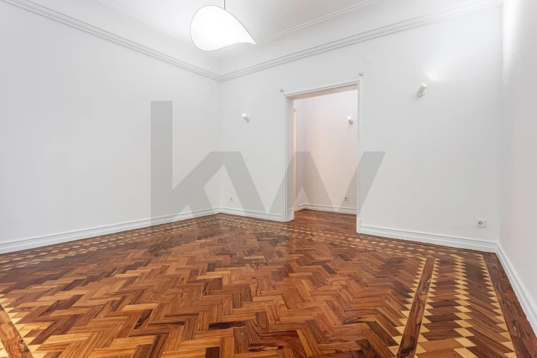 Apartamento T4 para Arrendamento em Santo António Foto 23