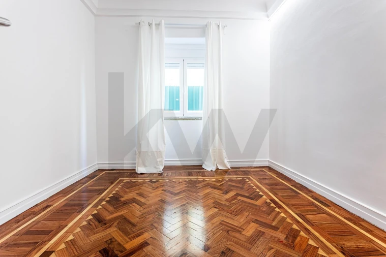 Apartamento T4 para Arrendamento em Santo António Foto 20