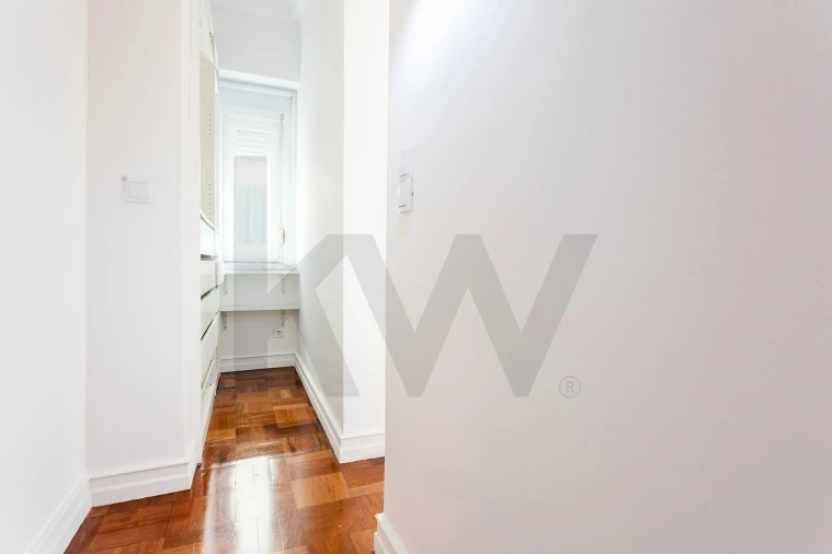 Apartamento T4 para Arrendamento em Santo António Foto 25