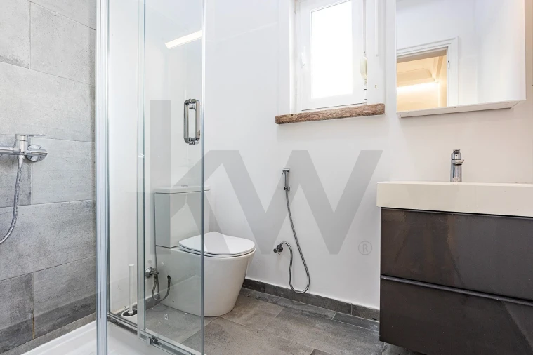 Apartamento T4 para Arrendamento em Santo António Foto 28