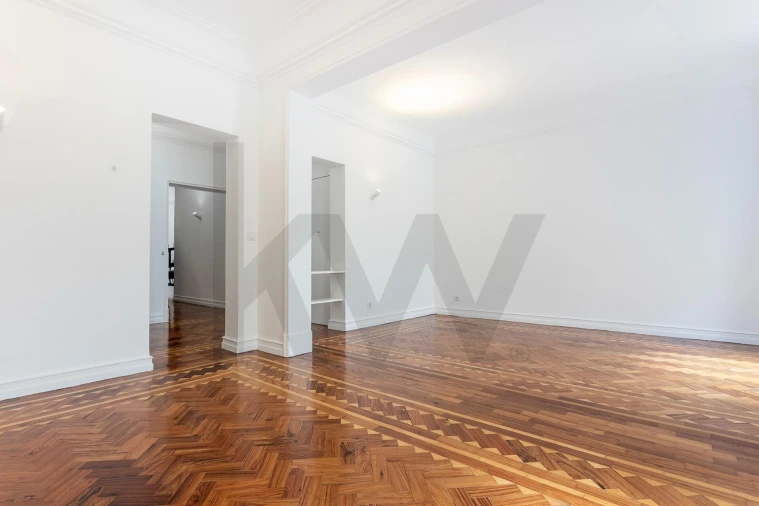 Apartamento T4 para Arrendamento em Santo António Foto 8