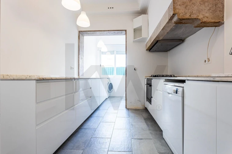 Apartamento T4 para Arrendamento em Santo António Foto 29