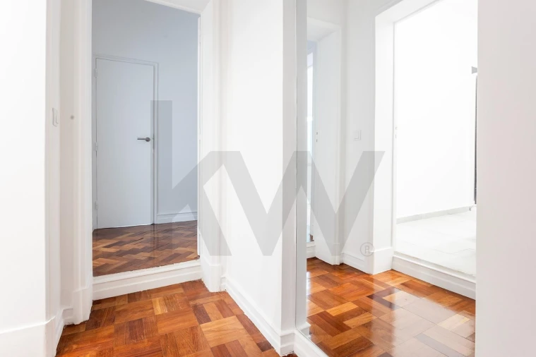 Apartamento T4 para Arrendamento em Santo António Foto 18