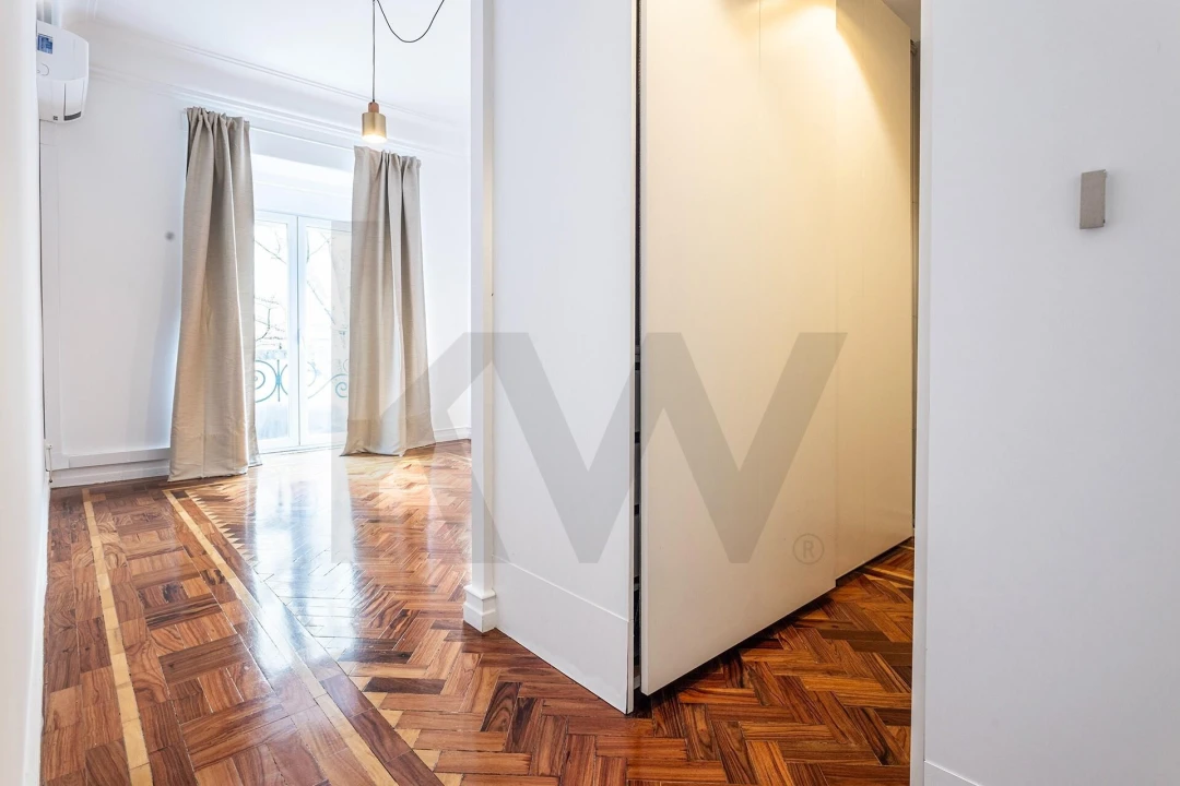 Apartamento T4 para Arrendamento em Santo António Foto 15