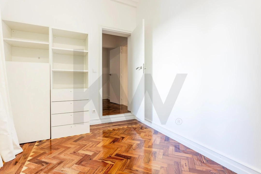 Apartamento T4 para Arrendamento em Santo António Foto 12