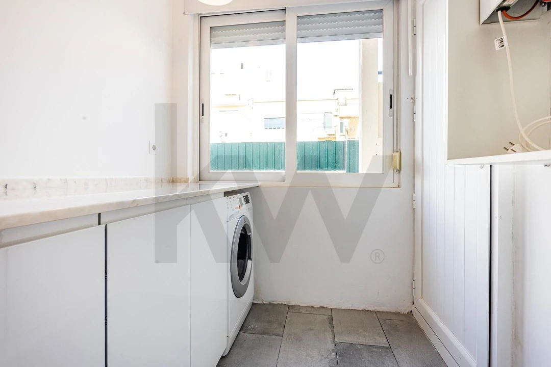 Apartamento T4 para Arrendamento em Santo António Foto 31