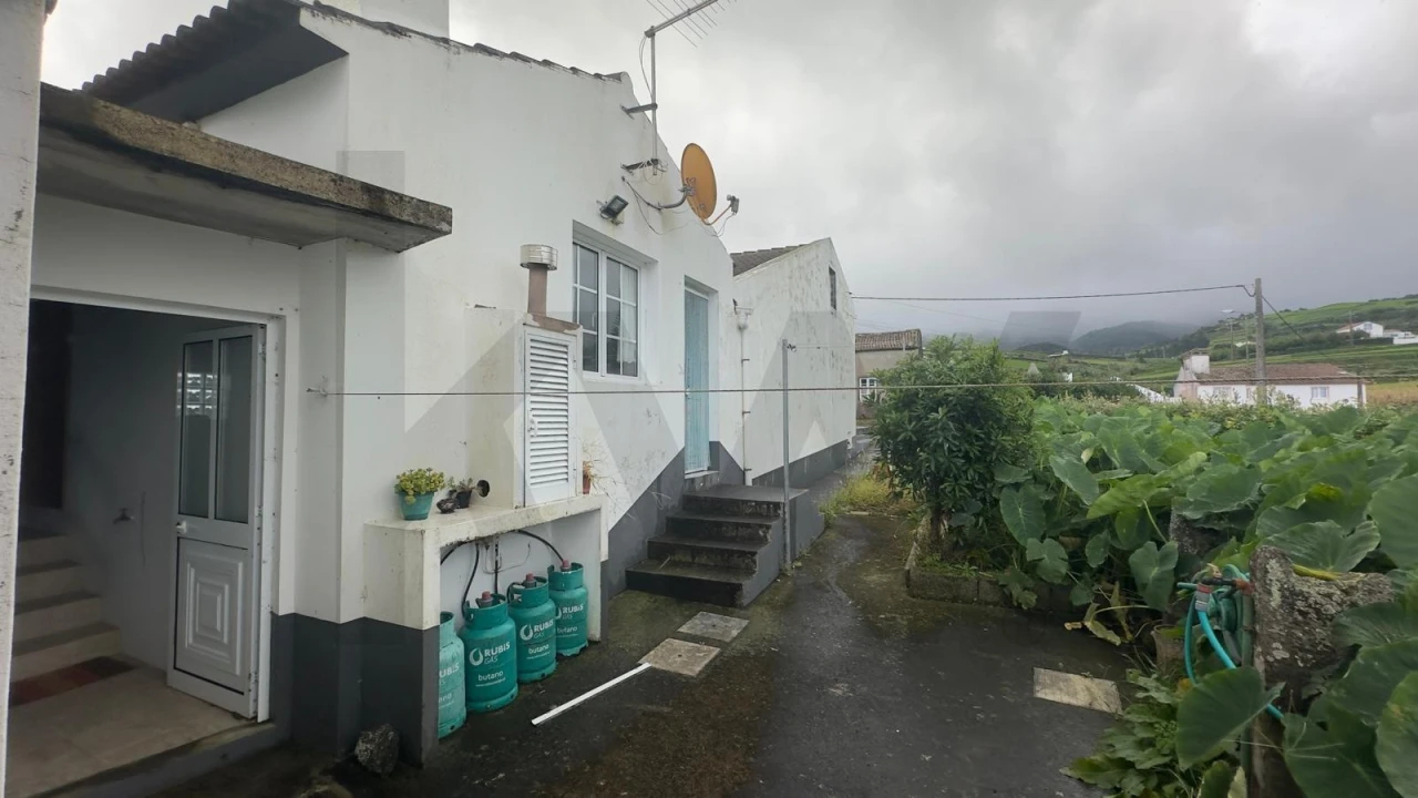 Moradia T1 para Venda em Algarvia Foto 4