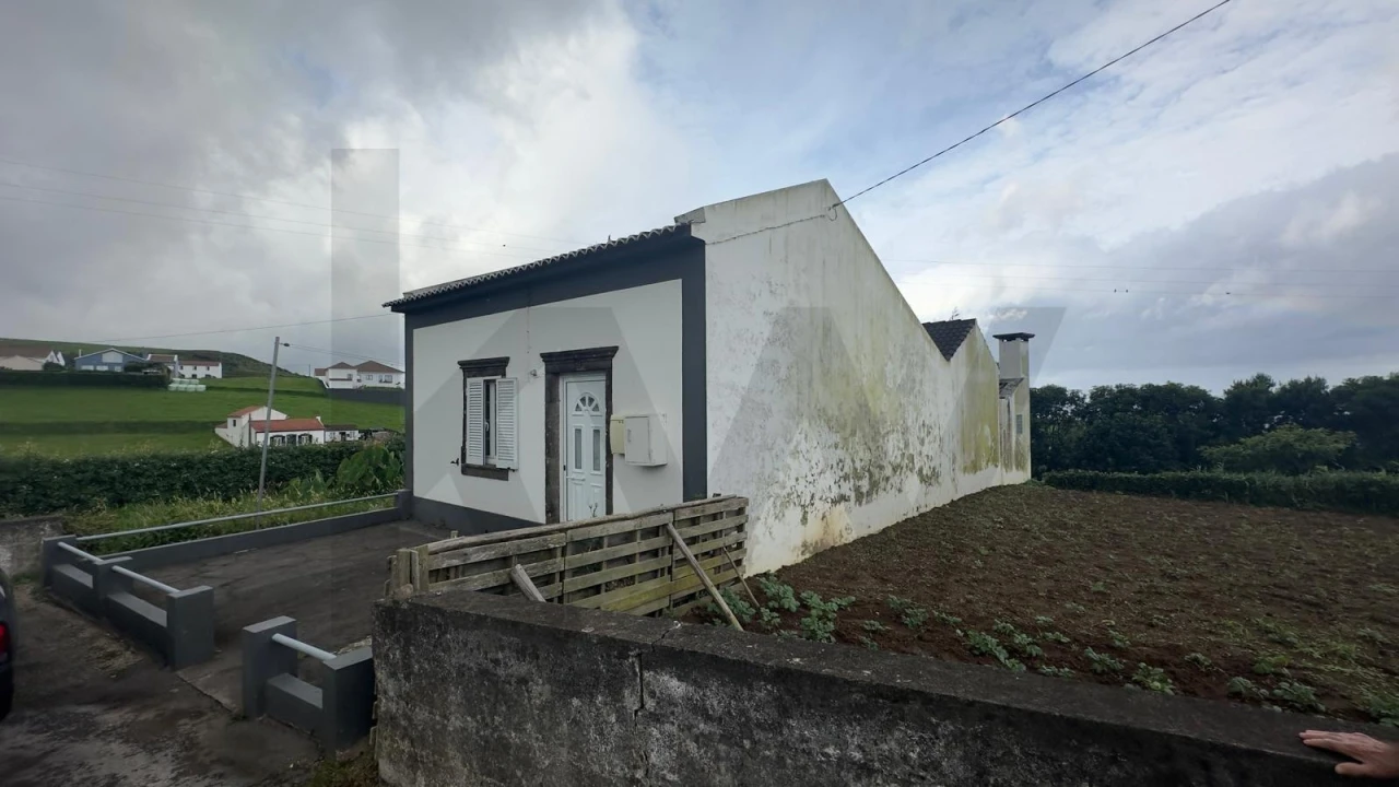 Moradia T1 para Venda em Algarvia Foto 1