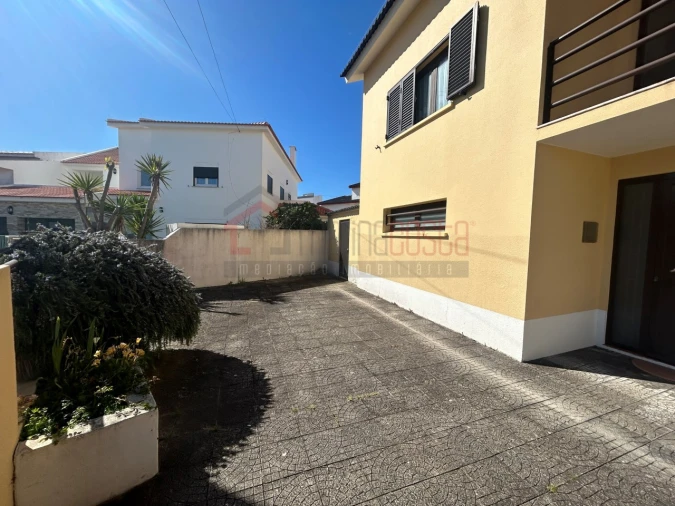 Moradia T3 para Venda em Peniche Foto 2