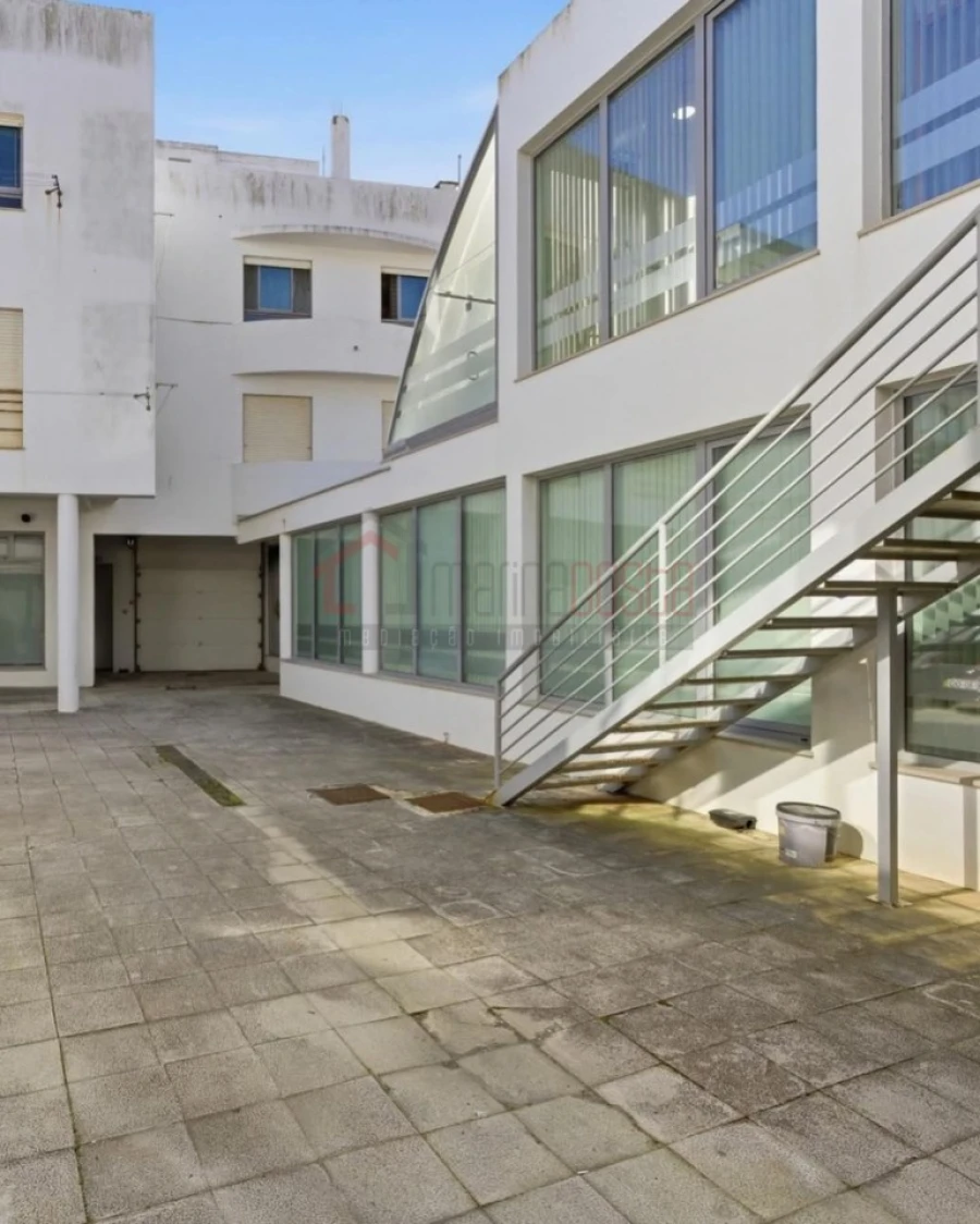 Prédio para Venda em Peniche Foto 4